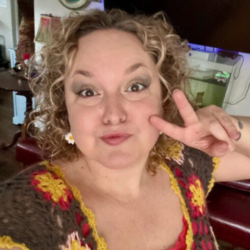 "Let’s bring some fun and creativity into the healing! In her works with energetic bodies, Hannah is able to find methods as unique as the individuals themselves! Using yoga-therapeutic methods from traditional wisdom with neo-yogic consideration, we can explore what harmonic balance looks like for us now, and beyond! "